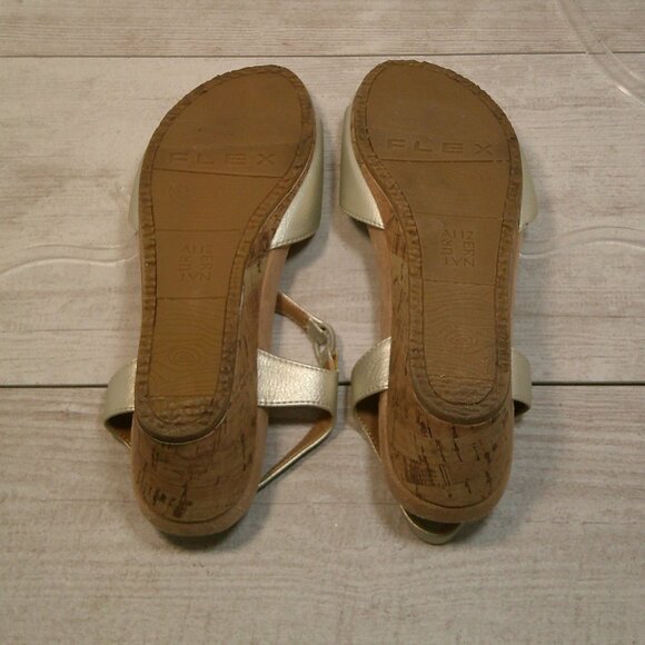 Naturalizer Women's Maura Open Toe Silver Metallic Sandal Size 8 - Picture 7 of 10